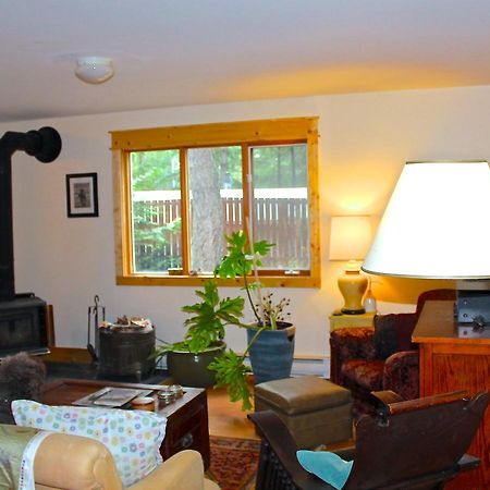 The Perch On Gabriola Bed & Breakfast エクステリア 写真