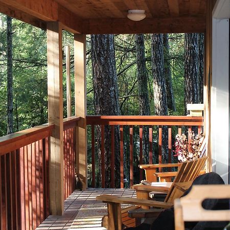 The Perch On Gabriola Bed & Breakfast エクステリア 写真