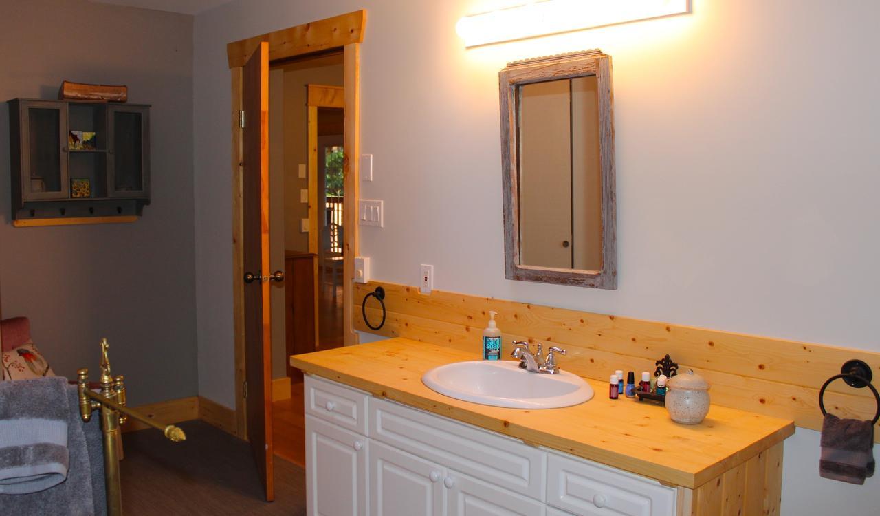 The Perch On Gabriola Bed & Breakfast エクステリア 写真