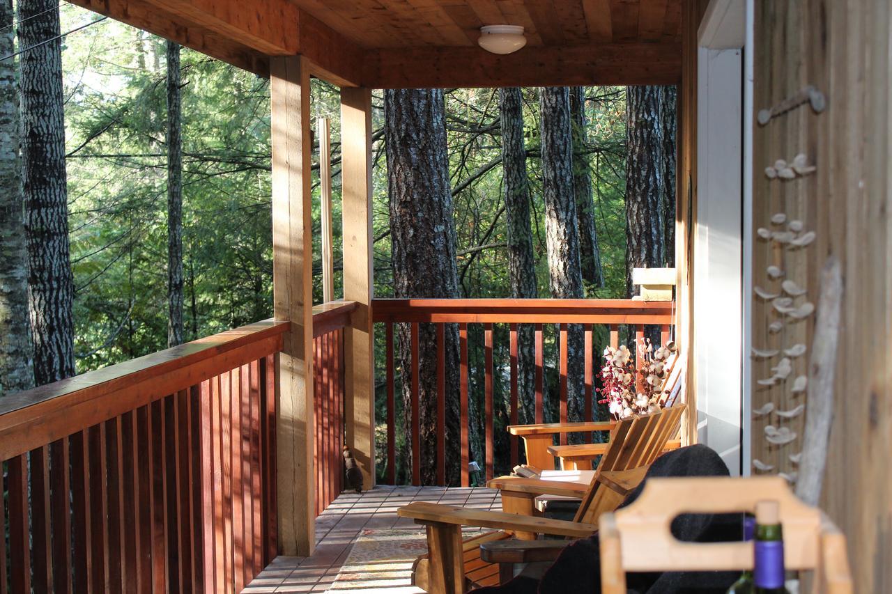 The Perch On Gabriola Bed & Breakfast エクステリア 写真